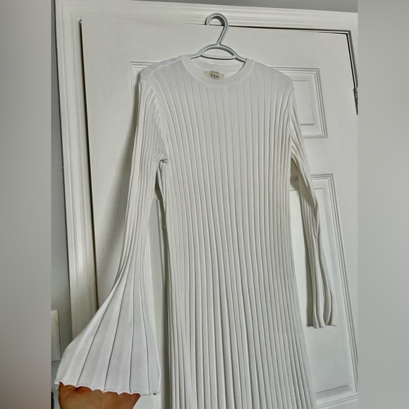 DISSH ADA DRESS SIZE M in WHITE - Picture 12 of 16